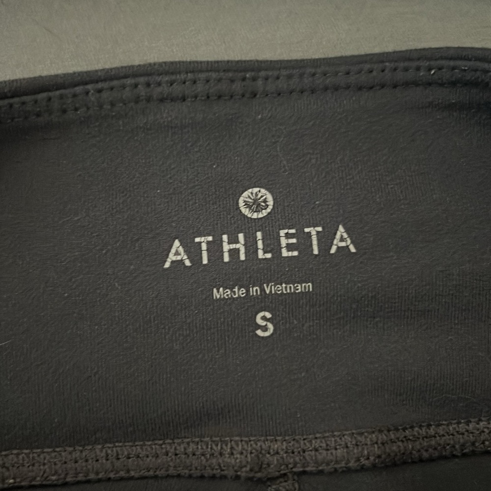 Athleta Dark Grey Power Ananda Crop Slit Cuff  Yoga Pants Size Small - Picture 9 of 10